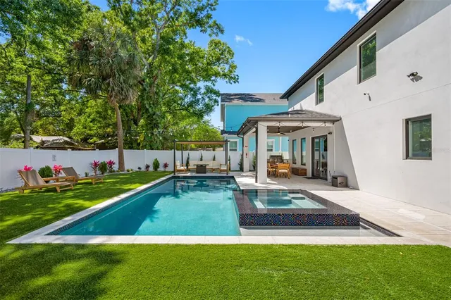 $12,000 | 902 West Plymouth Street, Tampa, FL 33603