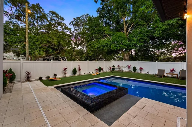 $12,000 | 902 West Plymouth Street, Tampa, FL 33603