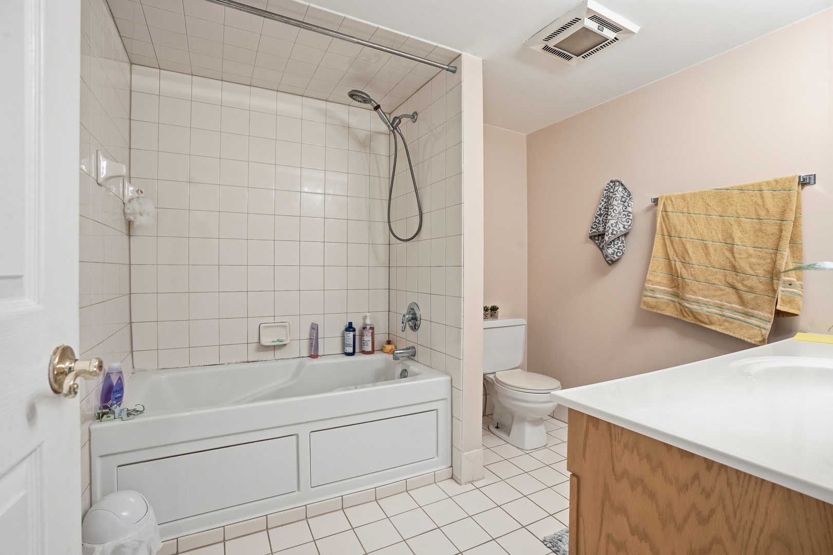 238 East Bailey Road, Unit M Naperville, IL 60565 - Photo 9 of 15