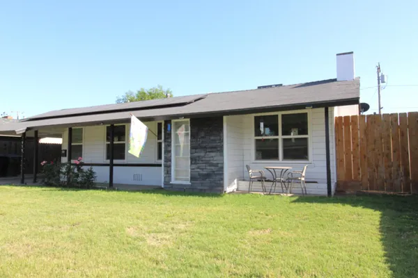 $334,900 | 915 East Noble Avenue, Visalia, CA 93292