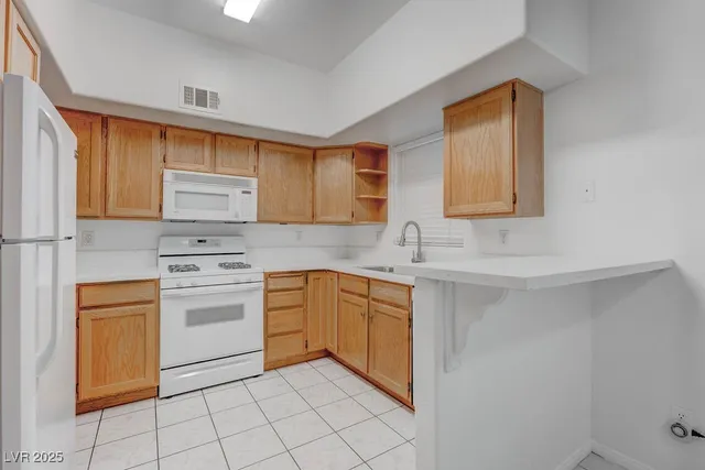 $1,250 | 520 Arrowhead Trail, Unit 1212, Henderson, NV 89015