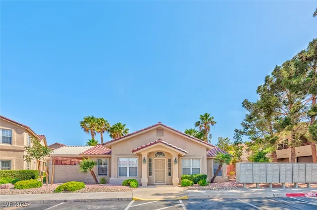 $1,300 | 520 Arrowhead Trail, Unit 1212, Henderson, NV 89015