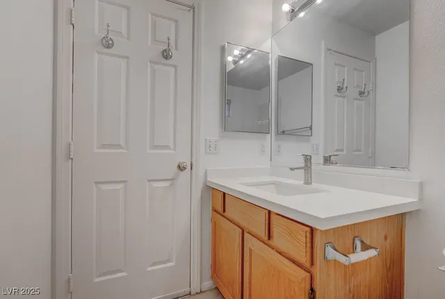 $1,250 | 520 Arrowhead Trail, Unit 1212, Henderson, NV 89015