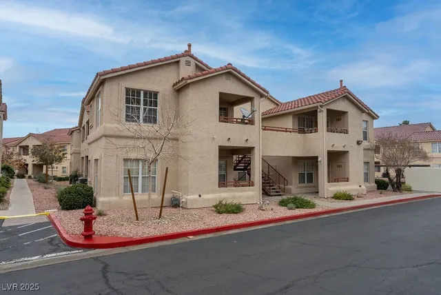 $1,250 | 520 Arrowhead Trail, Unit 1212, Henderson, NV 89015