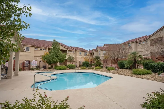 $1,250 | 520 Arrowhead Trail, Unit 1212, Henderson, NV 89015