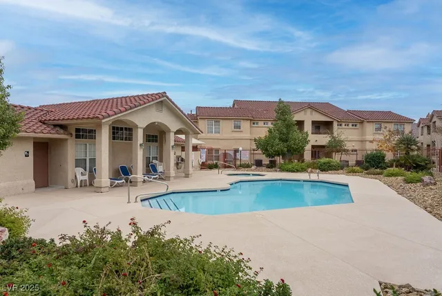 $1,250 | 520 Arrowhead Trail, Unit 1212, Henderson, NV 89015