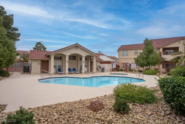 $1,250 | 520 Arrowhead Trail, Unit 1212, Henderson, NV 89015