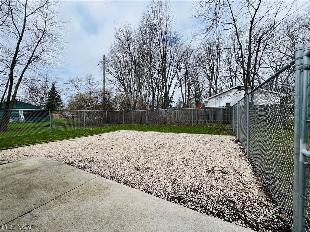 7063 Lake Road Madison, OH 44057 - Photo 15 of 42