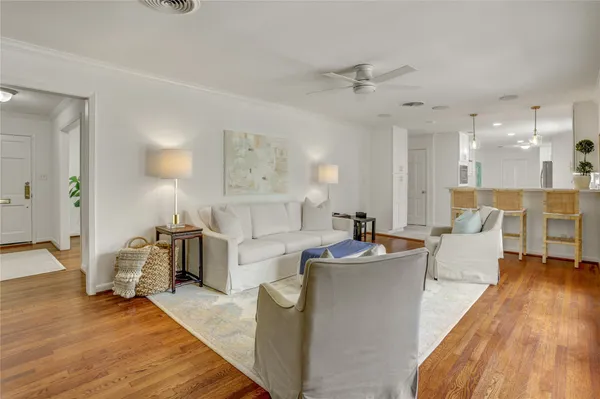 $590,000 | 4606 Waynesboro Drive, Houston, TX 77035