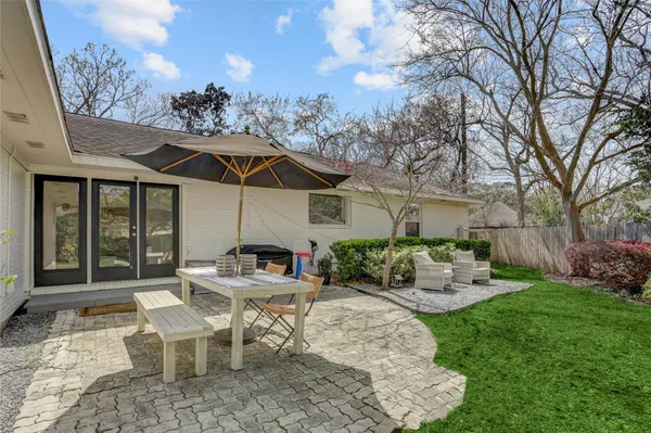 $590,000 | 4606 Waynesboro Drive, Houston, TX 77035