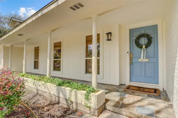 $590,000 | 4606 Waynesboro Drive, Houston, TX 77035