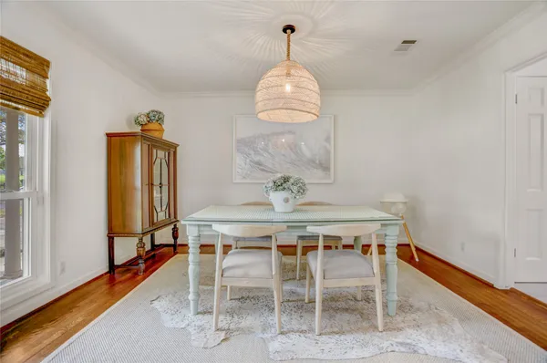 $590,000 | 4606 Waynesboro Drive, Houston, TX 77035