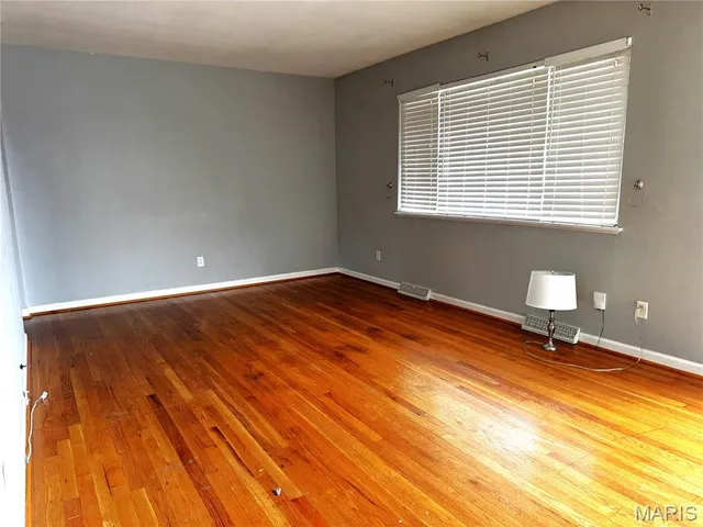 $1,500 | 1221 South Drive, St. Charles, MO 63303