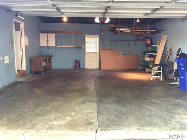 $1,500 | 1221 South Drive, St. Charles, MO 63303