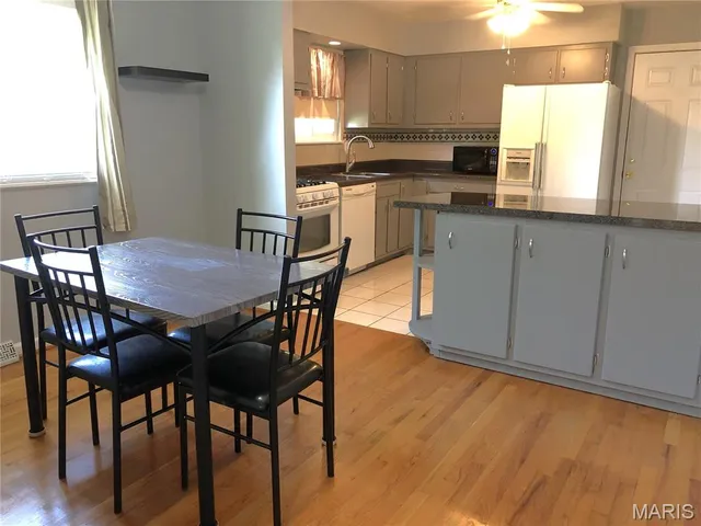 $1,500 | 1221 South Drive, St. Charles, MO 63303