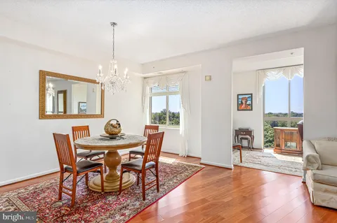 $480,000 | 19355 Cypress Ridge Terrace, Unit 1021, Leesburg, VA 20176