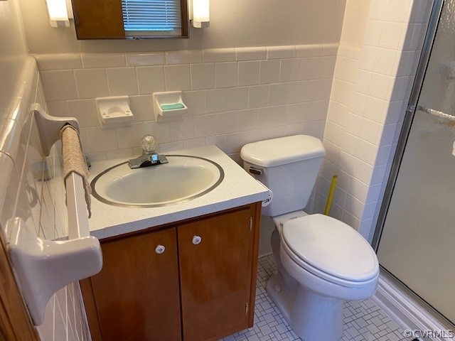 11370 Hanover Courthouse Road Hanover, VA 23069 - Photo 33 of 37 a bathroom with a granite countertop toilet sink and mirror