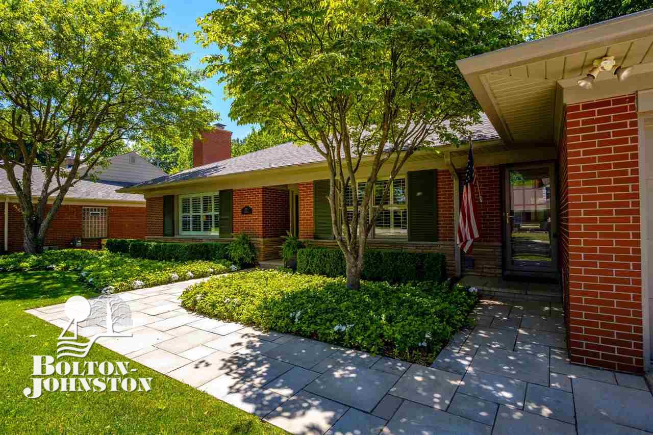 271 Stephens Road Grosse Pointe, MI 48236 - Photo 40 of 43 Front Walk