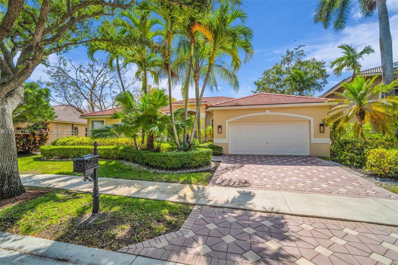 3739 Oak Ridge Circle Weston, FL 33331 - Photo 1 of 71