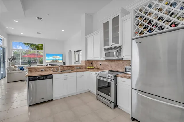 $1,249,000 | 3739 Oak Ridge Circle, Weston, FL 33331