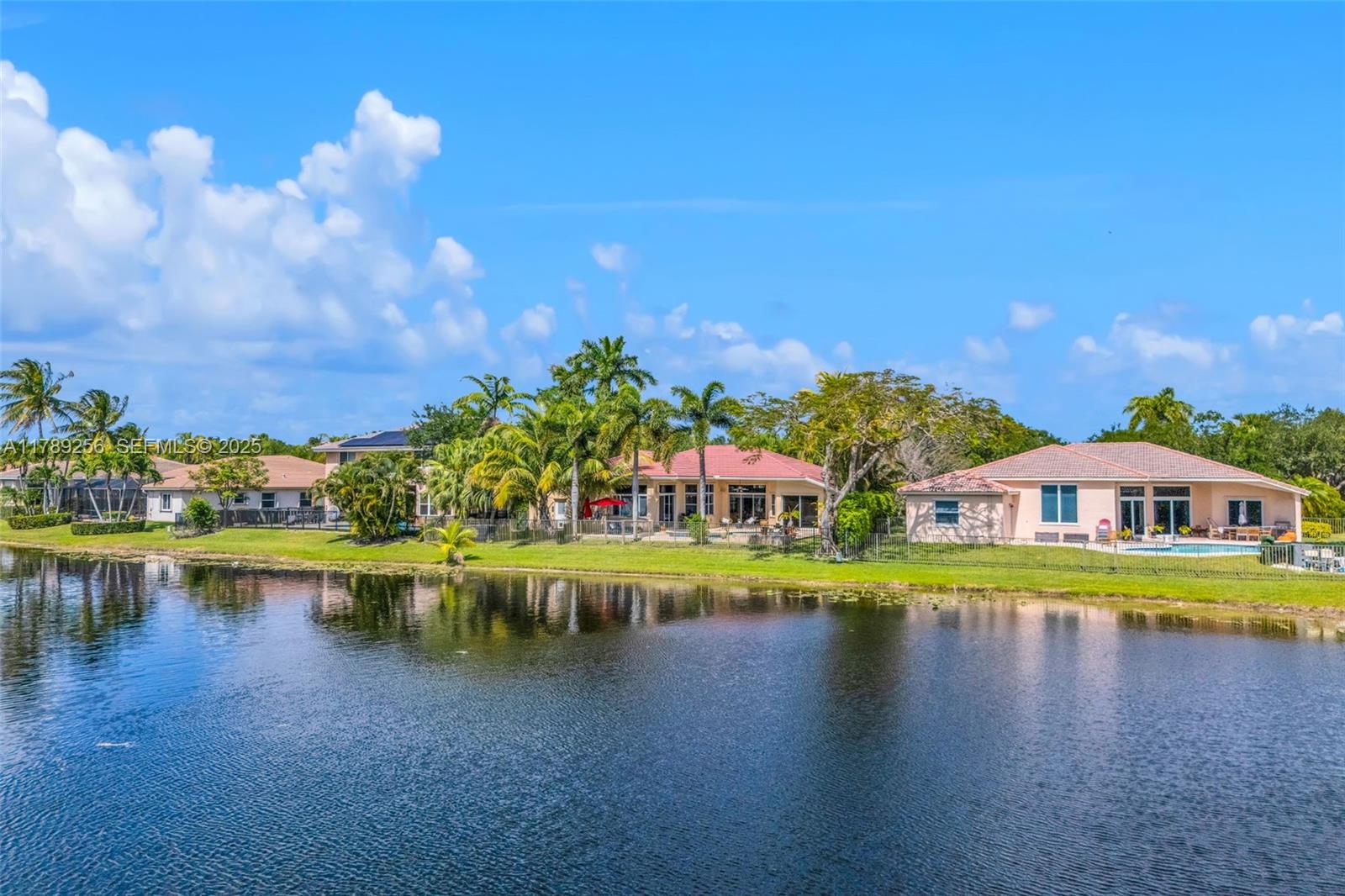 3739 Oak Ridge Circle Weston, FL 33331 - Photo 7 of 71 Lake view