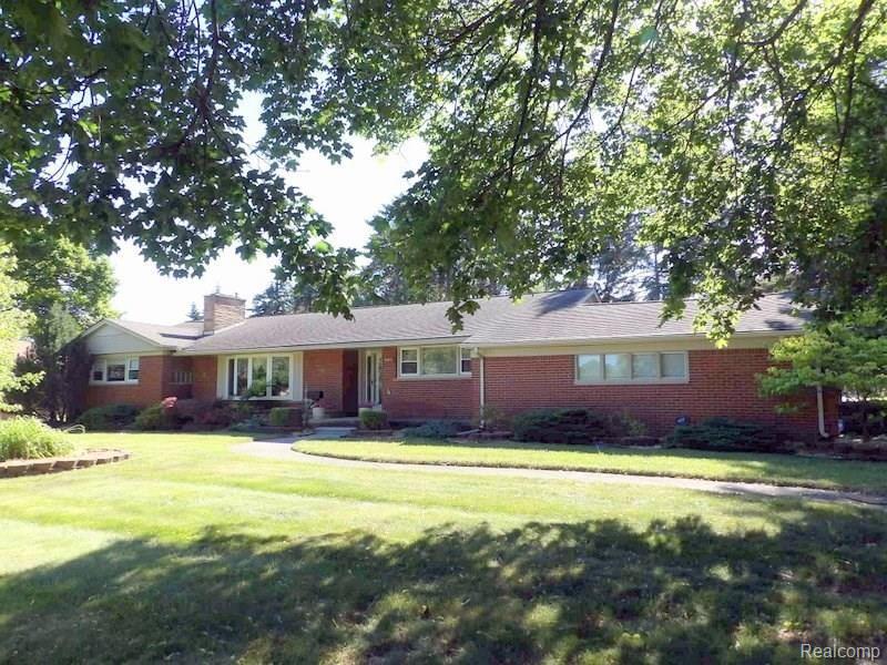 10453 Reeck Road Allen Park, MI 48101 - Photo 1 of 63 102_2058.JPG