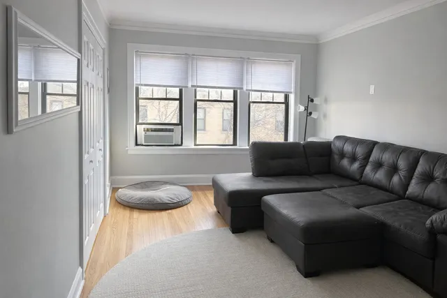 $1,895 | 3610 North Claremont Avenue, Unit L3, Chicago, IL 60618