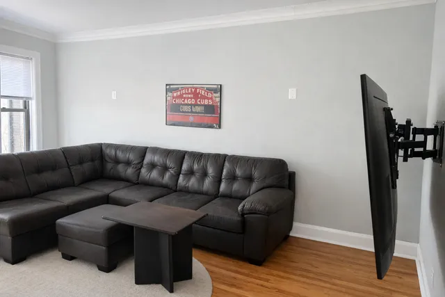 $1,895 | 3610 North Claremont Avenue, Unit L3, Chicago, IL 60618