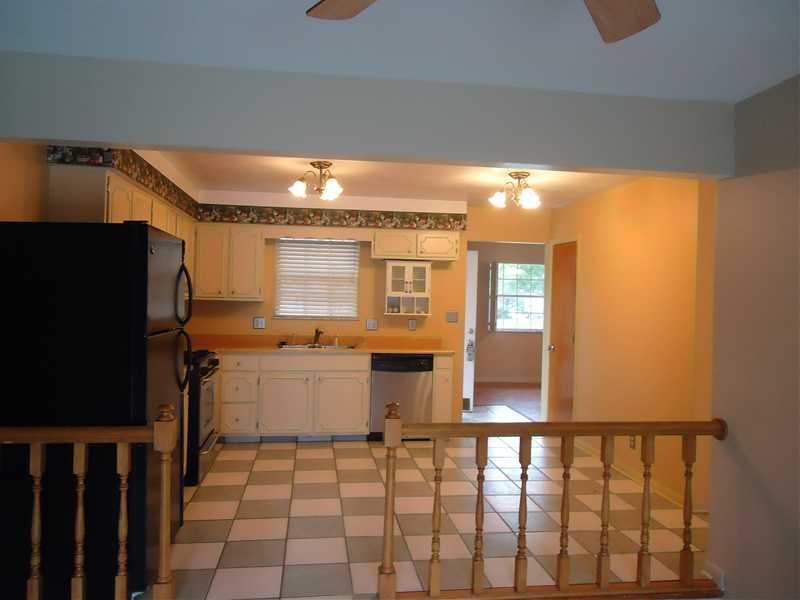 710 Hopkins Road Cumberland, IN 46229 - Photo 6 of 11