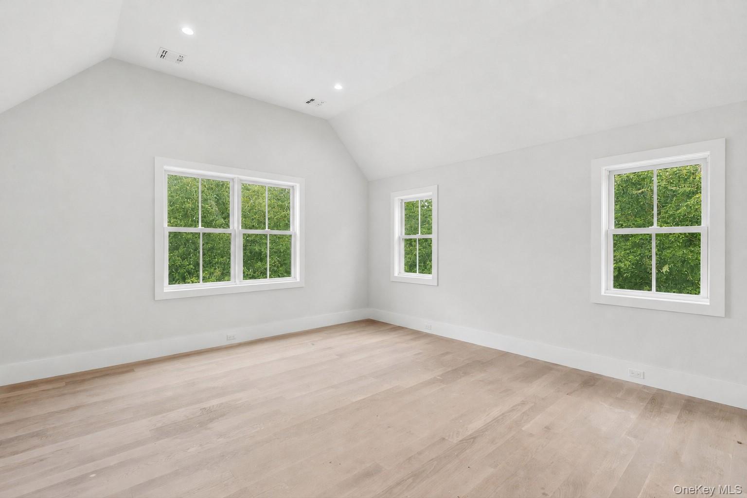 34 Old Main Road Quogue, NY 11959 - Photo 17 of 27 En Suite Bedroom