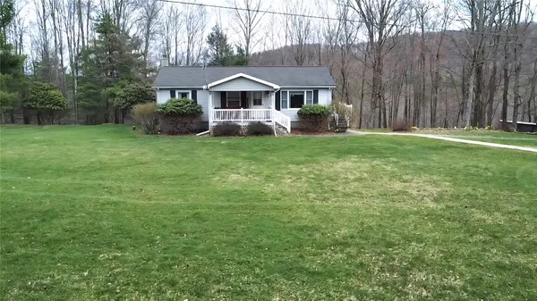 $299,900 | 1566 John C McNamara Drive, Montrose, PA 18801