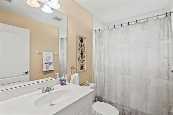 $3,000 | 830 Poinciana Road, Venice, FL 34293