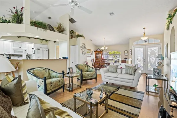 $3,000 | 830 Poinciana Road, Venice, FL 34293