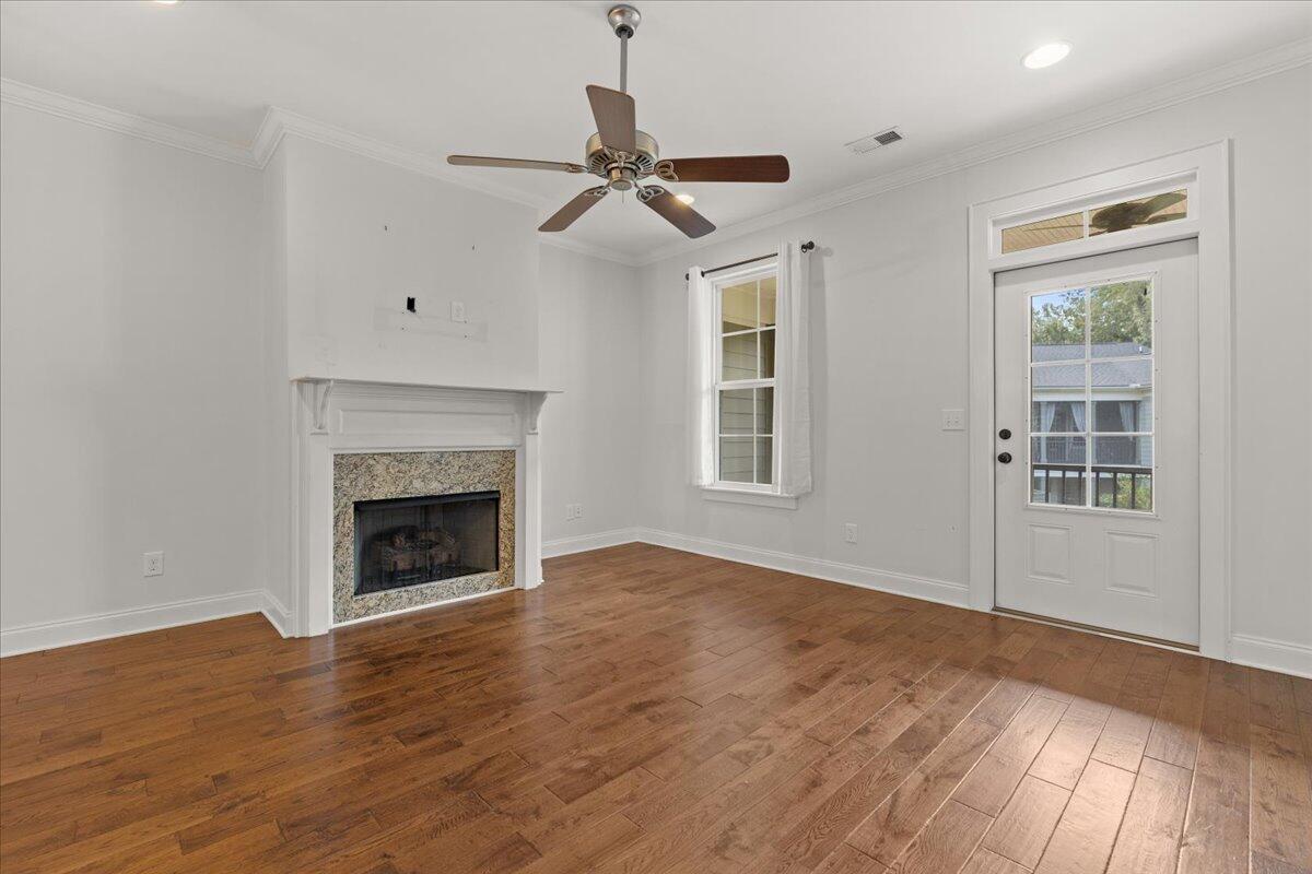 254 Slipper Shell Court Mount Pleasant, SC 29464 - Photo 5 of 19 05-Interior-2