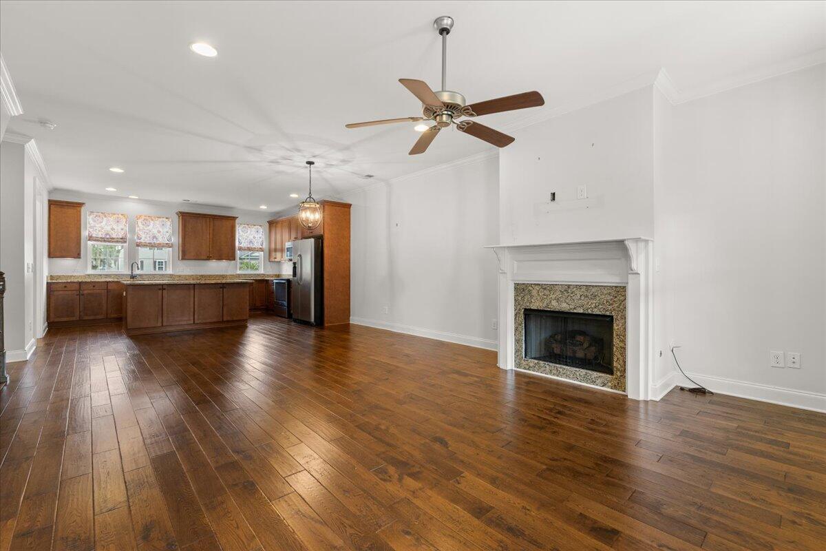 254 Slipper Shell Court Mount Pleasant, SC 29464 - Photo 6 of 19 06-Interior-3
