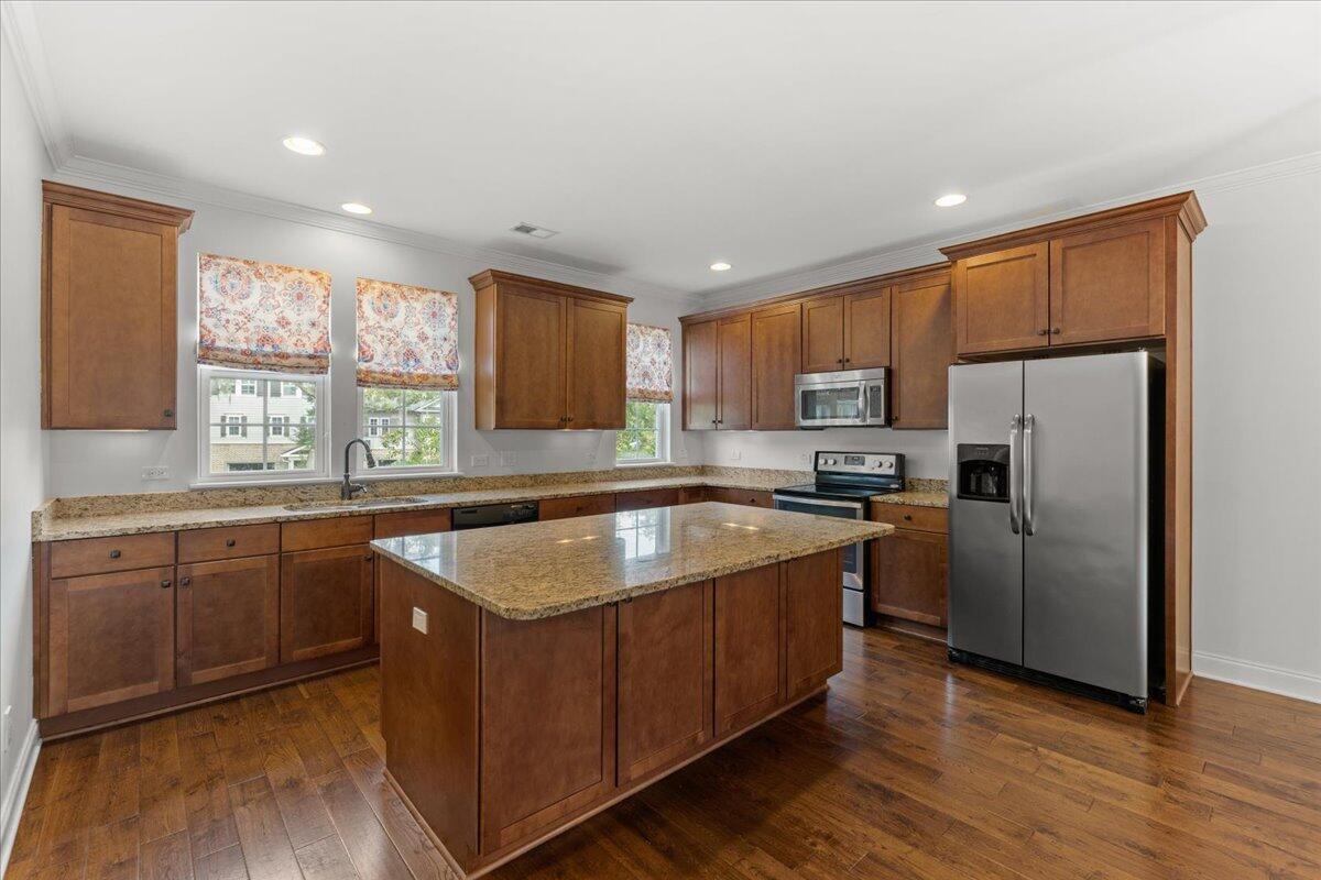 254 Slipper Shell Court Mount Pleasant, SC 29464 - Photo 8 of 19 08-Interior-5