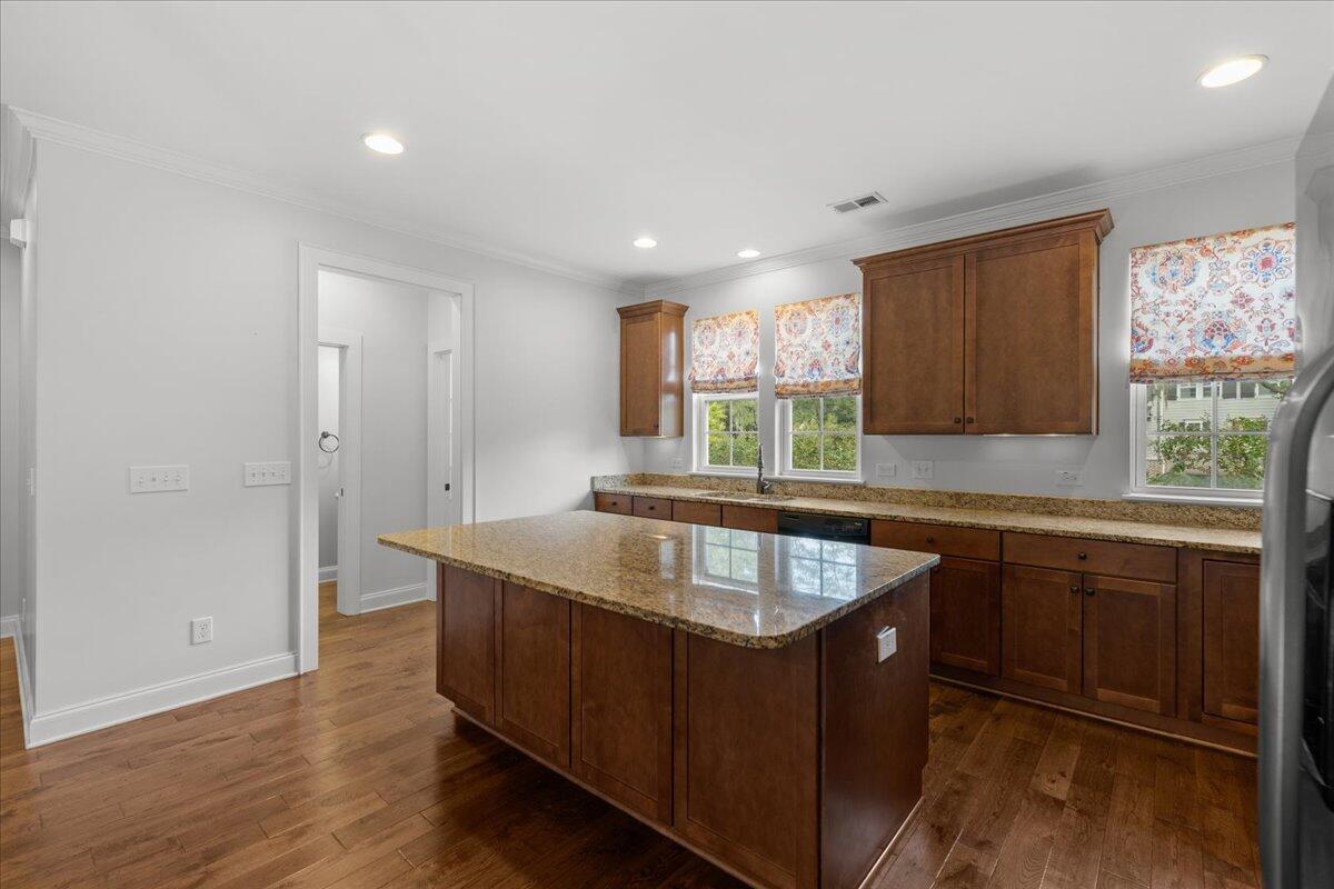 254 Slipper Shell Court Mount Pleasant, SC 29464 - Photo 9 of 19 09-Interior-6