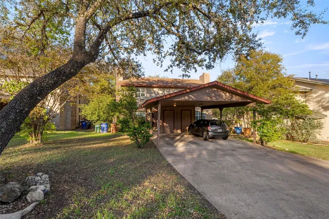 $1,695 | 1408 Waterloo Trail, Unit A, Austin, TX 78704