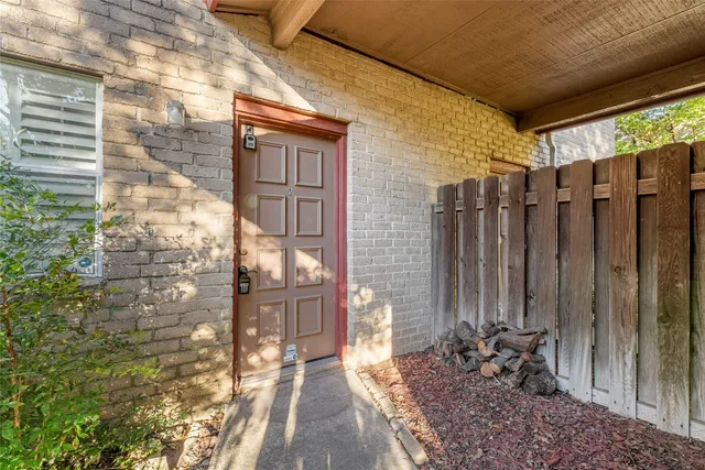 $1,695 | 1408 Waterloo Trail, Unit A, Austin, TX 78704