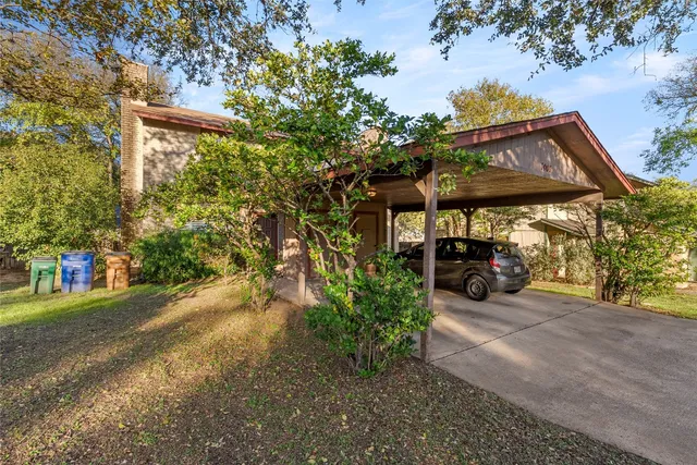 $1,695 | 1408 Waterloo Trail, Unit A, Austin, TX 78704