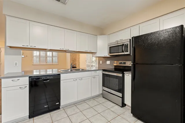 $1,695 | 1408 Waterloo Trail, Unit A, Austin, TX 78704