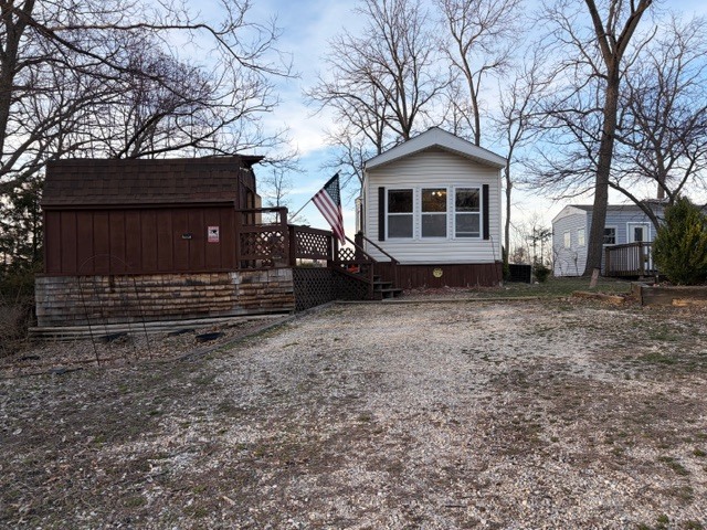 2795 East 28th Road Marseilles, IL 61341 - Photo 1 of 55 a front view of house with a yard