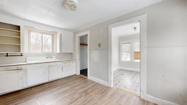 $275,000 | 121-123 Oak Hill Road, Auburn, ME 04210