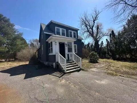 $275,000 | 121-123 Oak Hill Road, Auburn, ME 04210