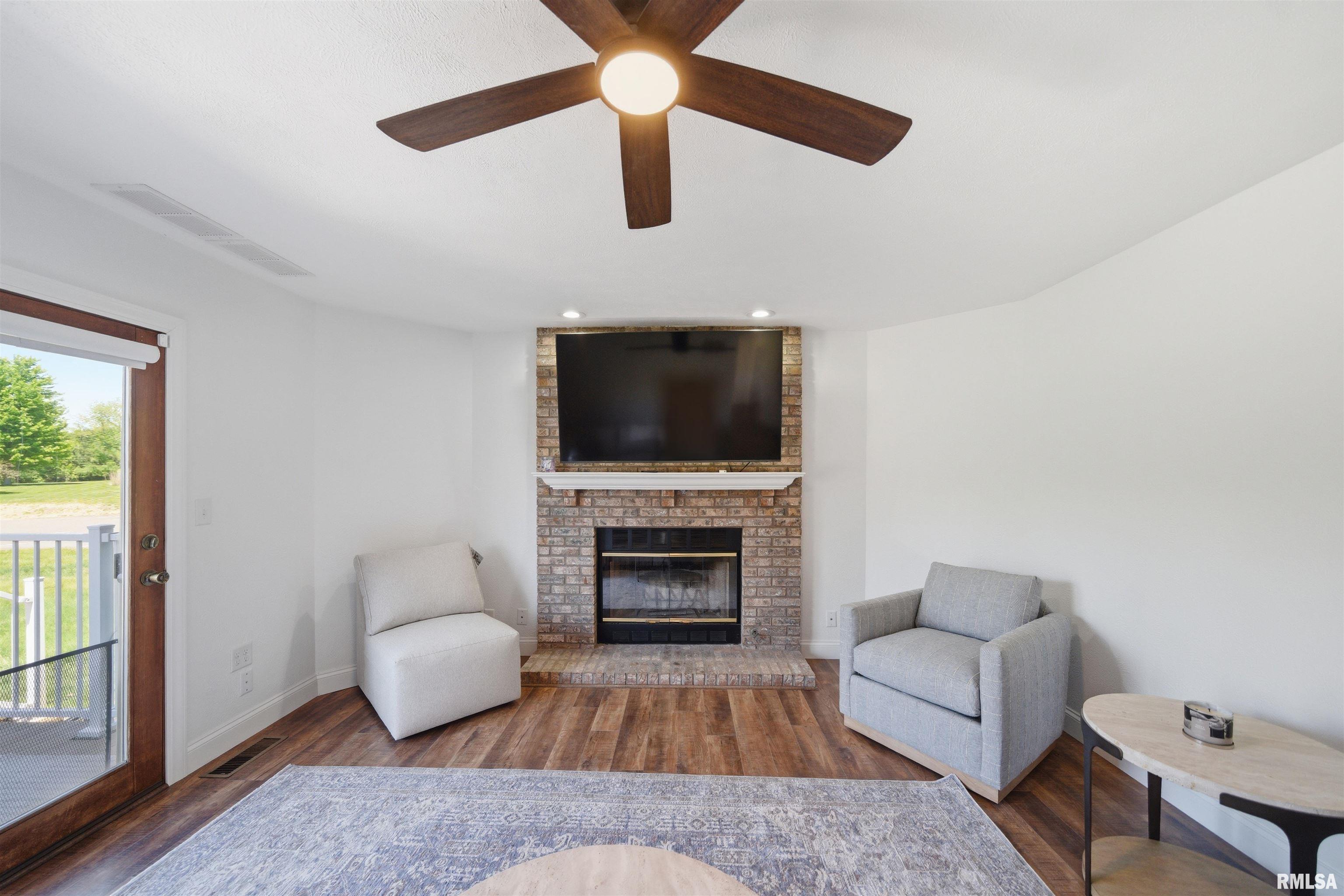 142 Legion Road Washington, IL 61571 - Photo 8 of 69