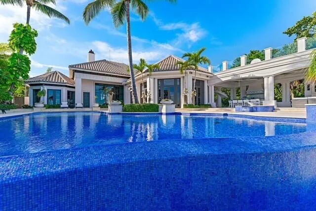 $32,000,000 | 372 Regatta Drive, Jupiter, FL 33477