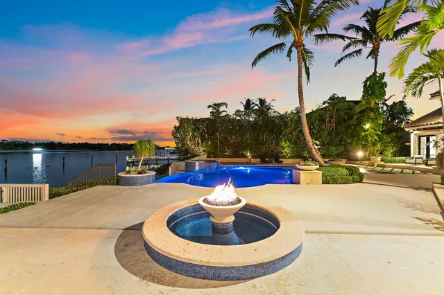 $32,000,000 | 372 Regatta Drive, Jupiter, FL 33477