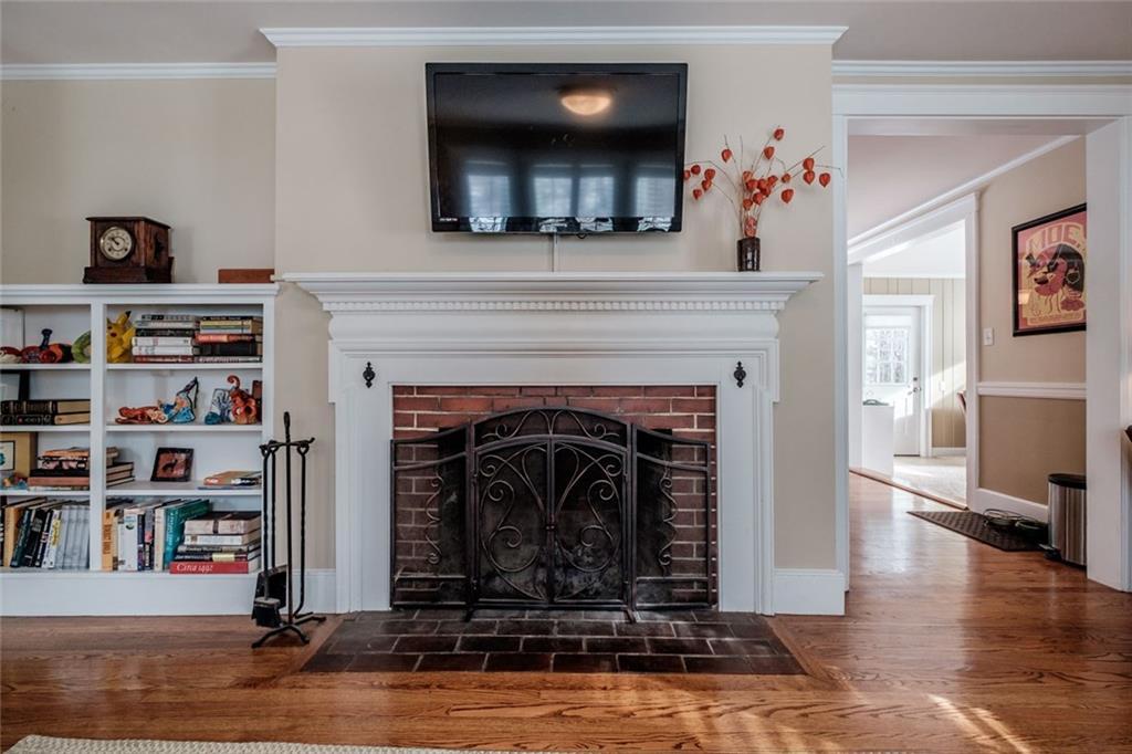 211 Middle Road Falmouth, ME 04105 - Photo 6 of 35 Photo