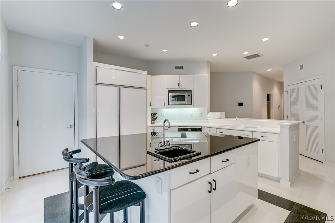 524 Edgar Road Hanover, VA 23069 - Photo 9 of 28 Granite island with second sink and flat surface c