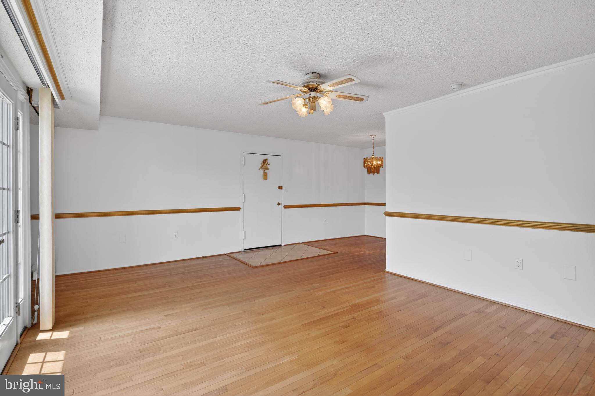 3803 Swann Road, Unit 301 Suitland, MD 20746 - Photo 7 of 15 Living Room